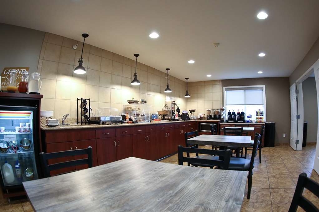 Grandstay Hotel & Suites Perham Ресторан фото