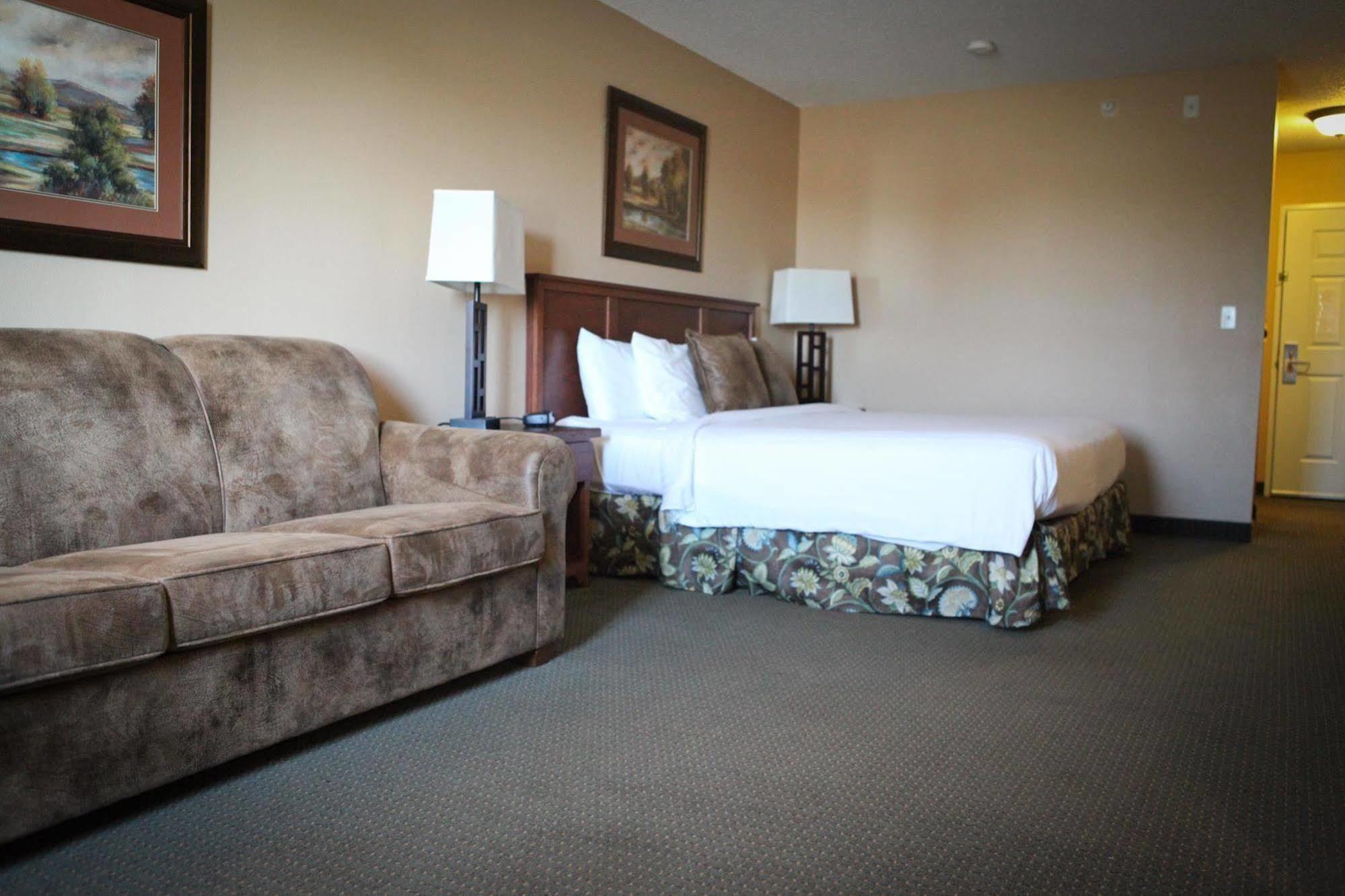 Grandstay Hotel & Suites Perham Екстер'єр фото