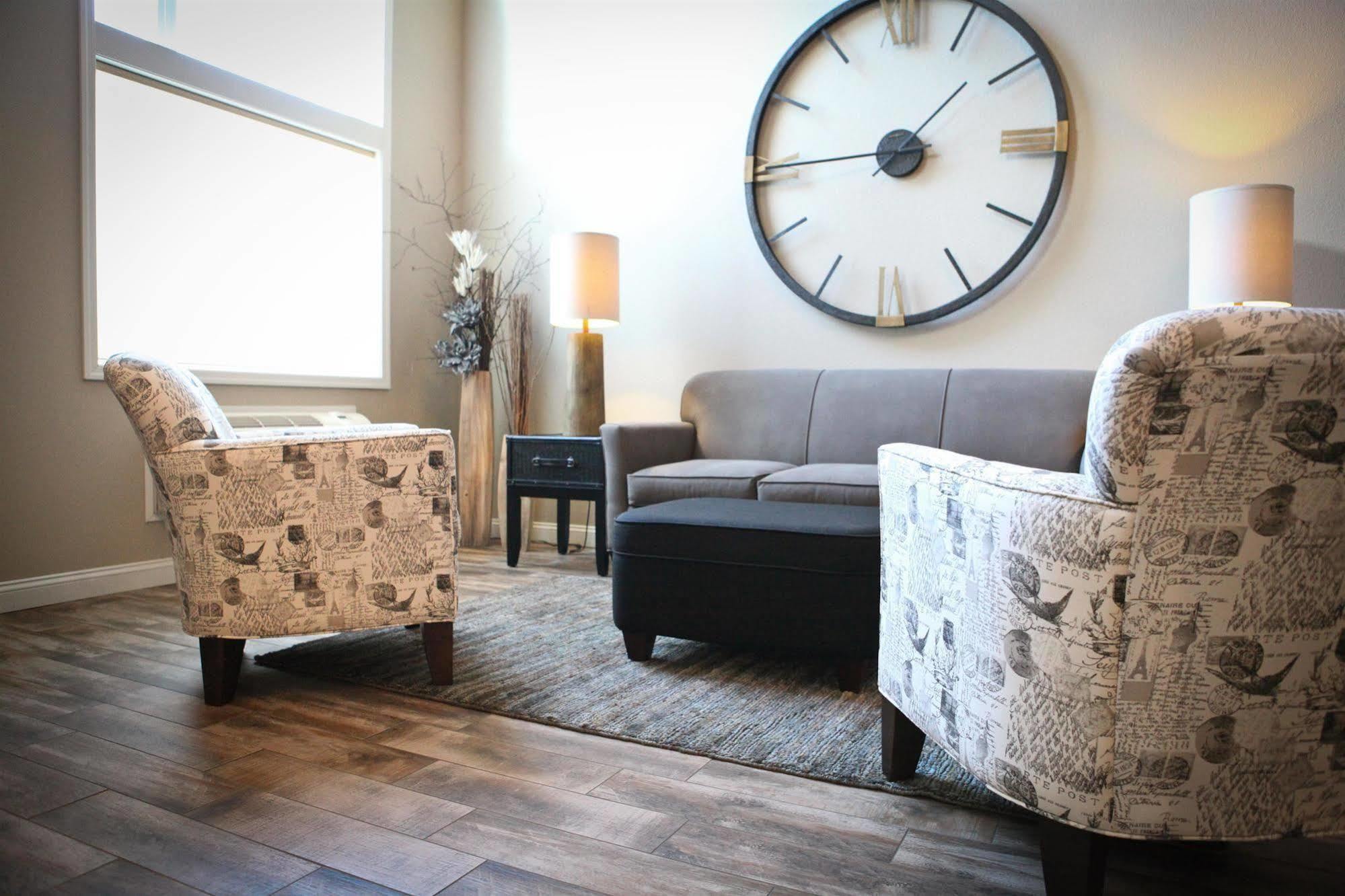Grandstay Hotel & Suites Perham Екстер'єр фото