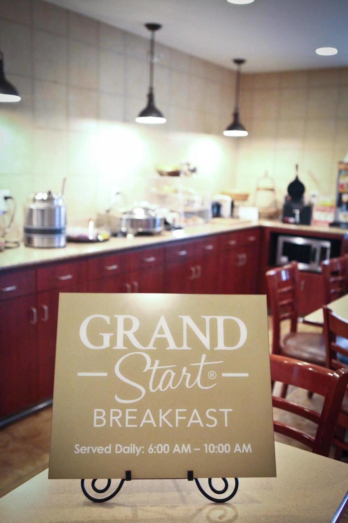 Grandstay Hotel And Suites Perham Екстер'єр фото