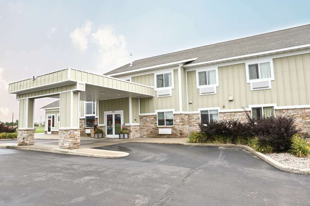 Grandstay Hotel & Suites Perham Екстер'єр фото